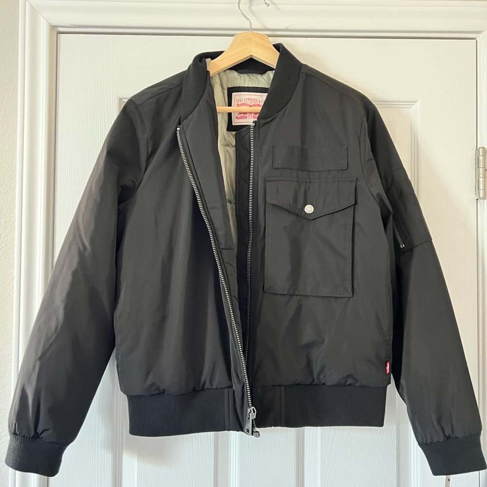 Levi’s Bomber Jacket (NWT)